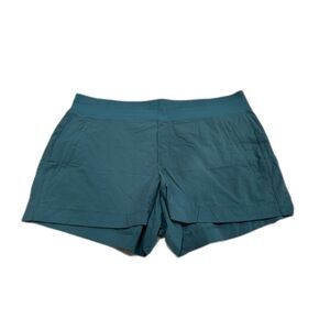 Athleta Trekkie North Short Teal Size 20